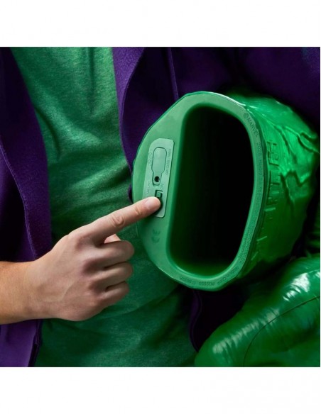 Incredible hulk premium role - play fists with smash 'n bash sound fx. marvel legends series. hasbro Incredible hulk premium role - play fists with smash 'n bash sound fx. marvel legends series. hasbro
