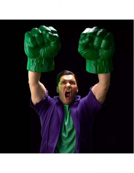 Incredible hulk premium role - play fists with smash 'n bash sound fx. marvel legends series. hasbro Incredible hulk premium role - play fists with smash 'n bash sound fx. marvel legends series. hasbro